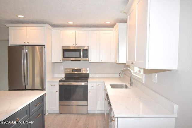 7308 Bluffington Rd, Louisville, KY 40291