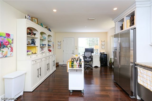 127 Bristol LN, Naples, FL 34112