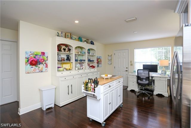 127 Bristol LN, Naples, FL 34112