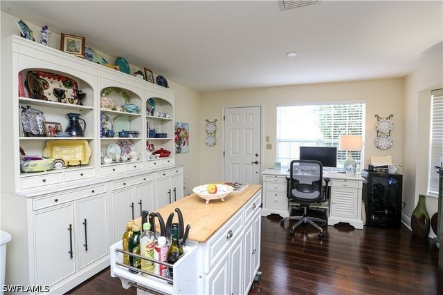 127 Bristol LN, Naples, FL 34112