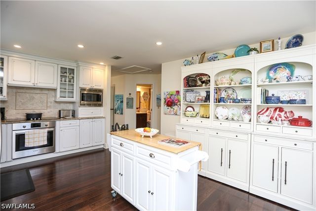 127 Bristol LN, Naples, FL 34112