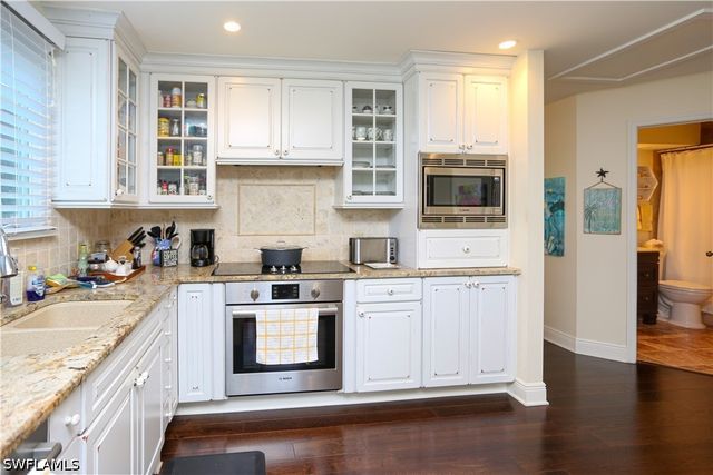 127 Bristol LN, Naples, FL 34112