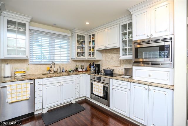 127 Bristol LN, Naples, FL 34112