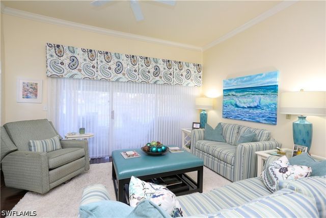 127 Bristol LN, Naples, FL 34112