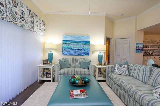 127 Bristol LN, Naples, FL 34112