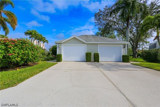 127 Bristol LN, Naples, FL 34112