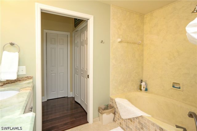 127 Bristol LN, Naples, FL 34112