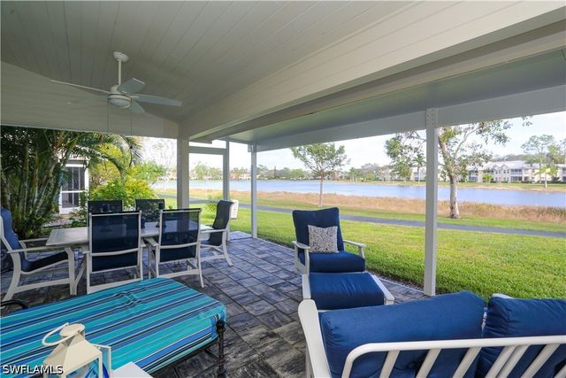 127 Bristol LN, Naples, FL 34112