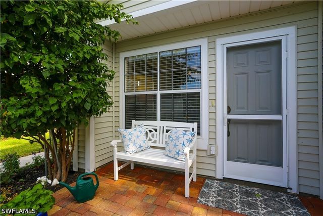 127 Bristol LN, Naples, FL 34112