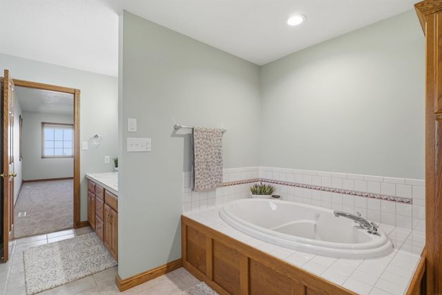219 Cordoba Avenue, Cedar Falls, IA 50613