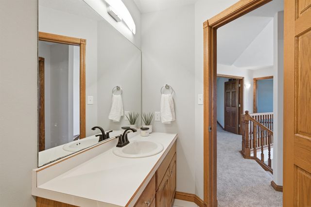 219 Cordoba Avenue, Cedar Falls, IA 50613