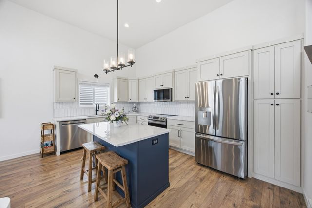 4963 37th Avenue S, Fargo, ND 58104