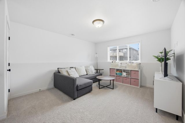 4963 37th Avenue S, Fargo, ND 58104