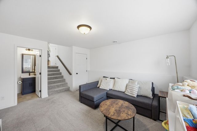 4963 37th Avenue S, Fargo, ND 58104