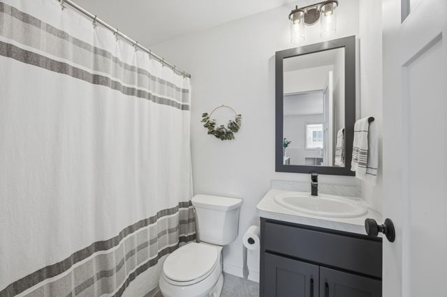 4963 37th Avenue S, Fargo, ND 58104