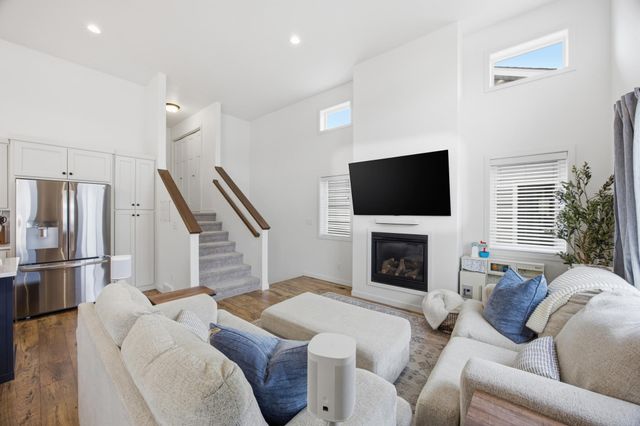 4963 37th Avenue S, Fargo, ND 58104