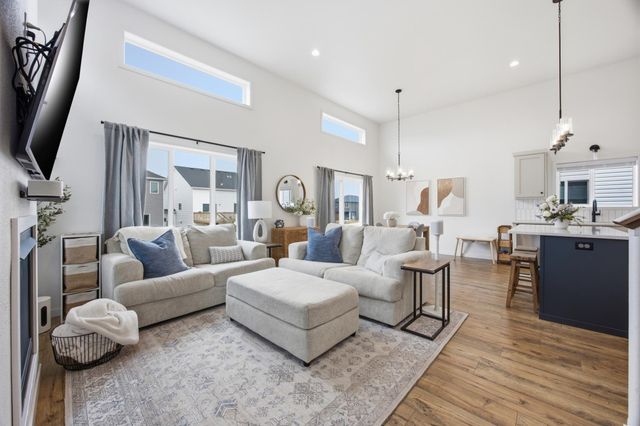 4963 37th Avenue S, Fargo, ND 58104