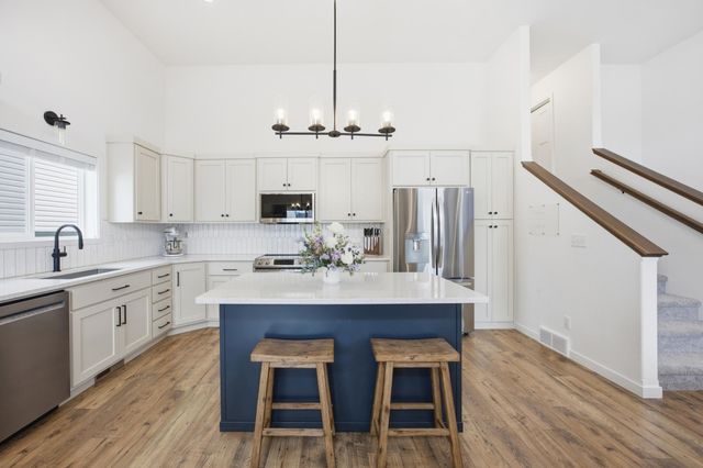 4963 37th Avenue S, Fargo, ND 58104