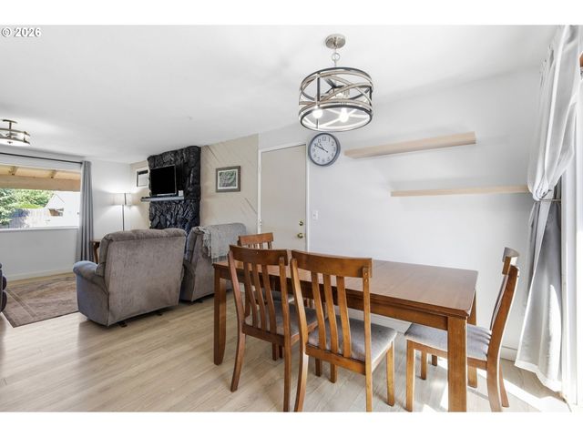 277 71ST Pl, Springfield, OR 97478