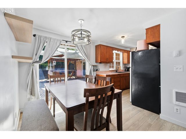 277 71ST Pl, Springfield, OR 97478