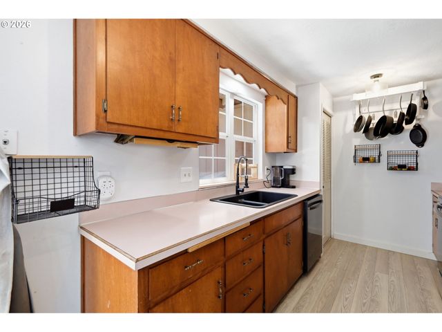 277 71ST Pl, Springfield, OR 97478
