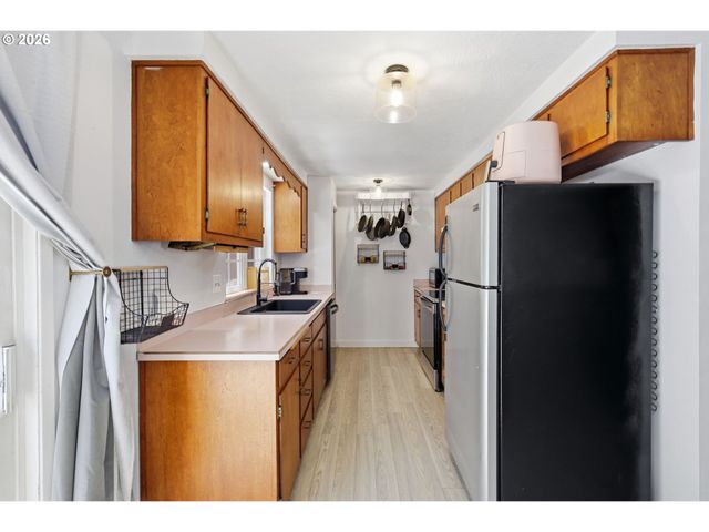 277 71ST Pl, Springfield, OR 97478