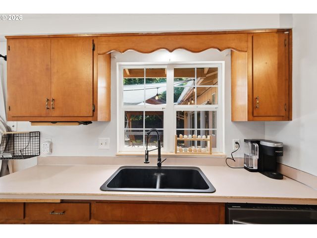 277 71ST Pl, Springfield, OR 97478