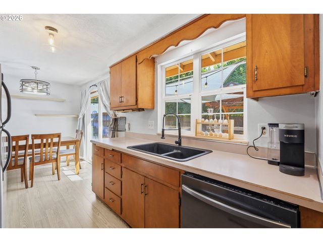 277 71ST Pl, Springfield, OR 97478