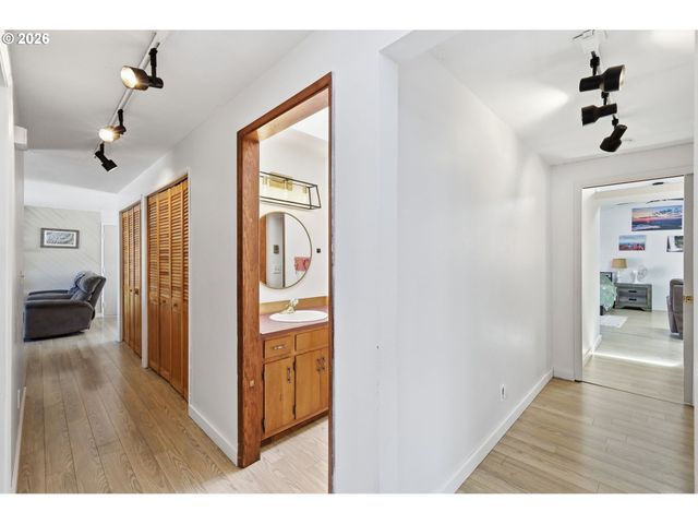 277 71ST Pl, Springfield, OR 97478
