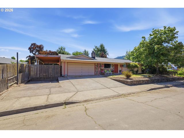 277 71ST Pl, Springfield, OR 97478