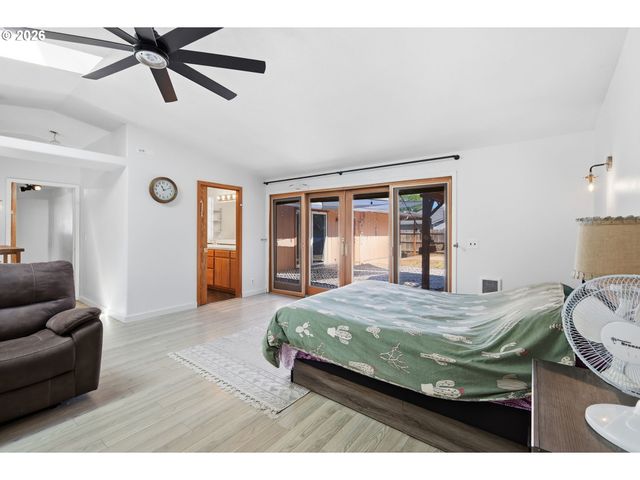 277 71ST Pl, Springfield, OR 97478