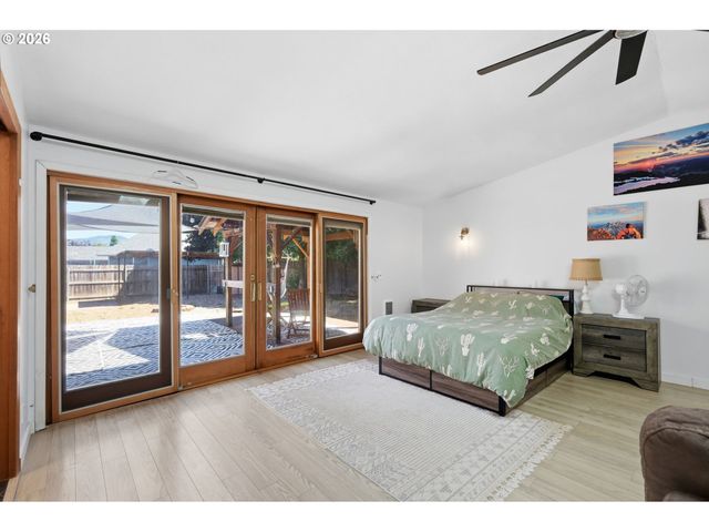 277 71ST Pl, Springfield, OR 97478