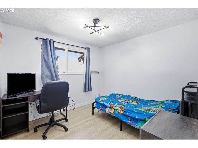 277 71ST Pl, Springfield, OR 97478