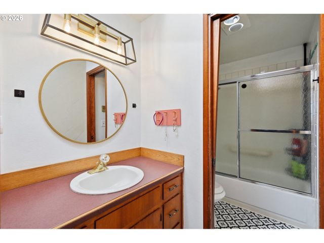 277 71ST Pl, Springfield, OR 97478