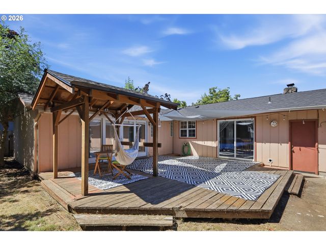277 71ST Pl, Springfield, OR 97478