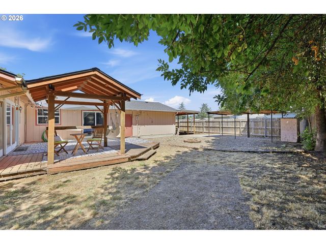 277 71ST Pl, Springfield, OR 97478