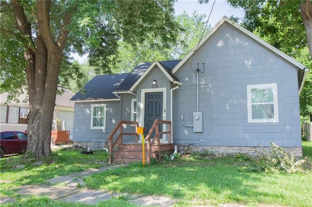 716 10th Street, Osawatomie, KS 66064