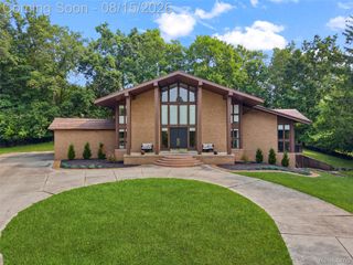 4994 Lake Bluff Road Road, West Bloomfield Charter Township, MI 48323