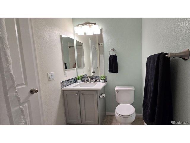 665 W Burgundy St A, Highlands Ranch, CO 80129