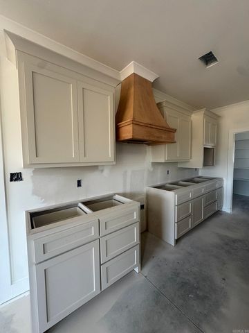 20 Albion Court Court, Cabot, AR 72023