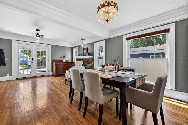 2445 6TH AVENUE N, St Petersburg, FL 33713