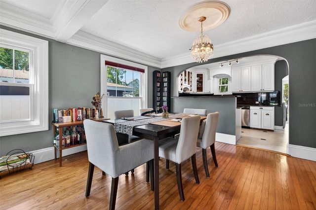 2445 6TH AVENUE N, St Petersburg, FL 33713