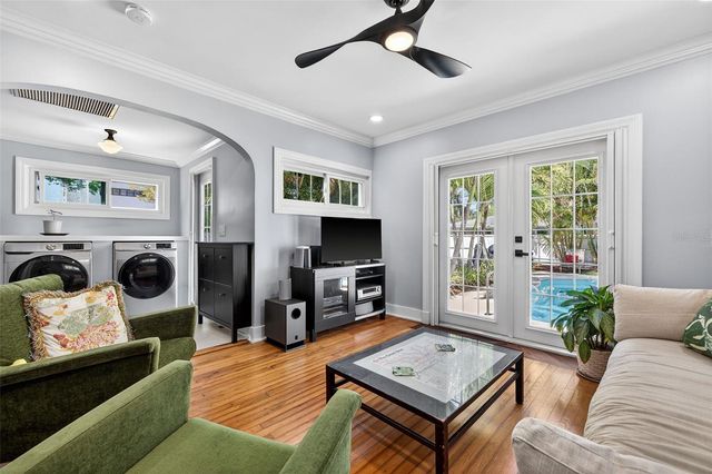 2445 6TH AVENUE N, St Petersburg, FL 33713