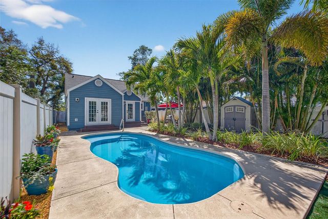2445 6TH AVENUE N, St Petersburg, FL 33713