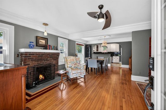 2445 6TH AVENUE N, St Petersburg, FL 33713