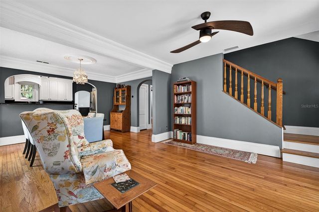 2445 6TH AVENUE N, St Petersburg, FL 33713