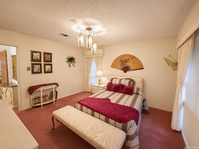 1210 FONTAINE DR, San Antonio, TX 78219