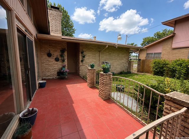 1210 FONTAINE DR, San Antonio, TX 78219