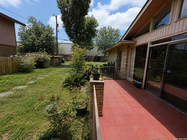 1210 FONTAINE DR, San Antonio, TX 78219
