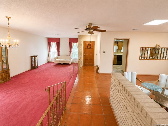 1210 FONTAINE DR, San Antonio, TX 78219